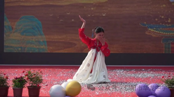 邵陽市華龍育英高級(jí)中學(xué)有限公司,邵陽中學(xué)教育,高中教育,師資雄厚,名優(yōu)教師